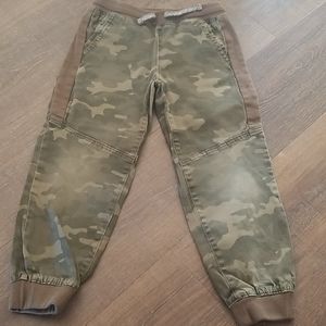 Cool, Lee camo joggers for kids.